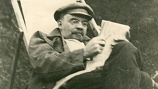V. I. Lenin v roce 1922 v Gorkch