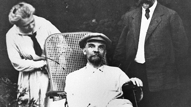 Údajně poslední fotografie Vladimira Iljiče Lenina pořízená za jeho života....