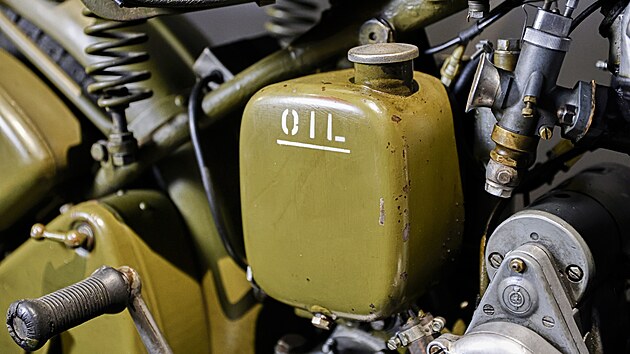 Technick� muzeum v Brn� p�ipravilo novou v�stavu motocykl� s n�zvem Ariel v �esk�ch zem�ch. Na jednom m�st� se p�edvede 44 historick�ch stroj� od tohoto v�robce.