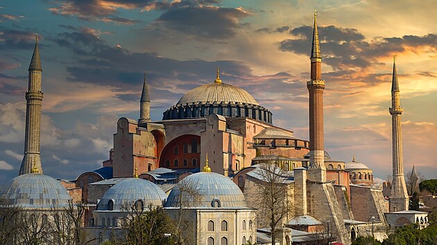 Rusové v istanbulské Hagii Sofii otevřeli Bibli. Do pár minut je zatkla policie