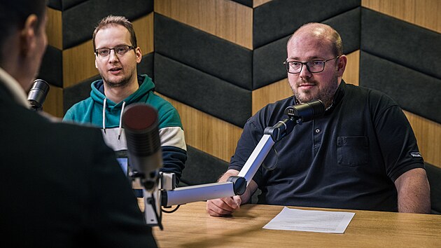 Host poadu Rozstel Vclav Nvlt, reportr Technetu (vpravo) a Ondej Martin, redaktor Mobil.iDNES.cz.