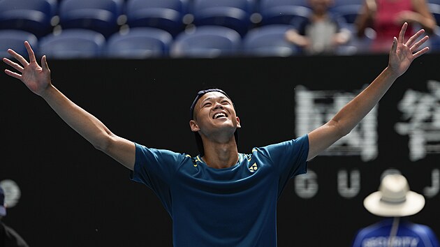 Japonec Rei Sakamoto se raduje z vtzstv na turnaji junior na Australian Open