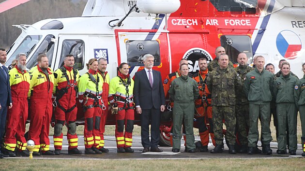 Prezident Petr Pavel navštívil základnu Letecké záchranné služby Armády ČR na letišti v Líních u Plzně. Armáda zajišťuje leteckou záchranku pro celé západní Čechy. (23. ledna 2024)