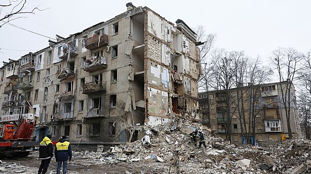 Rusk raketa zashla obytnou budovu v Charkov. (24. ledna 2024)