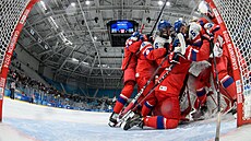 �e�tí hokejisté do 16 let oslavují výhru nad USA na olympijských hrách mláde�e...