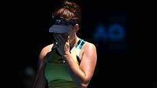 Zklamaná Linda Nosková bhem tvrtfinále Australian Open.