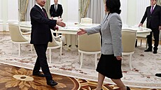 Ministryn zahranií KLDR che Son-hui se úastní setkání s ruským prezidentem...