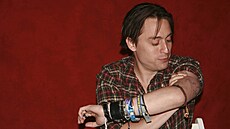 MLADÝ MU�. Kieran v 28 letech