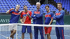 etí tenisté (zleva) Jakub Meník, Adam Pavlásek, kapitán Jaroslav Navrátil,...