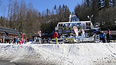 Slovenské lyaské stedisko Veká Raa  Oadnica.