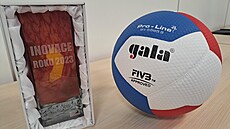 Nový volejbalový mí vyvinutý vdci z Univerzity Tomáe Bati u sériov vyrábí...