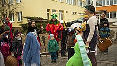 Ve t�íd� Studánka ��árské waldorfské mate�ské �koly kladou d�raz na slavení...