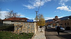 V posledních letech si mnoho obyvatel vesnice Pustec poídilo bulharské pasy a...