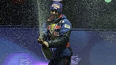 Rakuan Stefan Kraft slaví vítzství na mistrovství svta v letech na lyích.