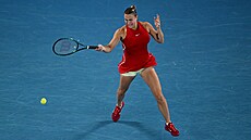 Bloruská tenistka Aryna Sabalenková bojuje ve tvrtfinále Australian Open.
