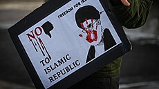 Protestní akce proti popravám v Íránu v kanadském Edmontonu (27. ledna 2024)