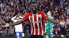 I�aki Williams a jeho radost po tref� do sít� Barcelony.