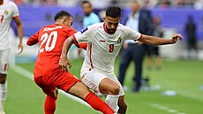 Mahdí Al Humajdán (vlevo) z Bahrajnu bojuje s Alím Ulwánem z Jordánska.