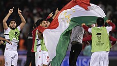 Fotbalisté Tádikistánu se radují.