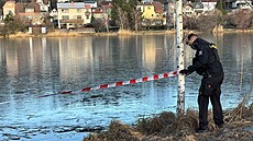 V Kyjském rybníce byl nalezen mrtvý lovk (25. ledna 2024)