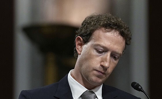 Generální editel spolenosti Meta Mark Zuckerberg hovoí bhem slyení v...