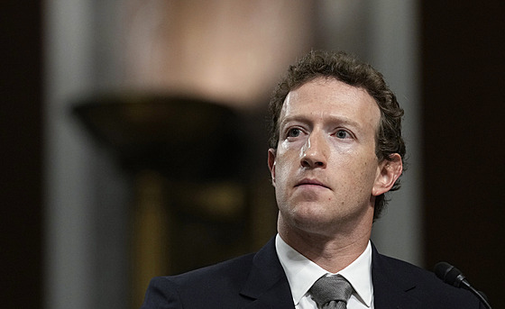 Generální editel spolenosti Meta Mark Zuckerberg vypovídá bhem slyení...