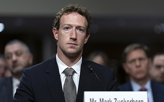 Generální �editel spole�nosti Meta Mark Zuckerberg b�hem sly�ení senátního...