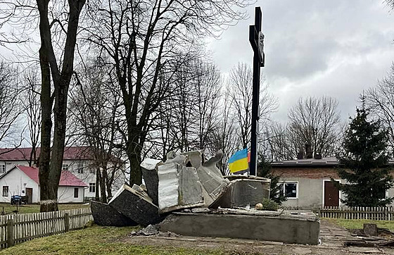 Lvovská oblast se na Ukrajin jako první zbavila vech památník z dob...
