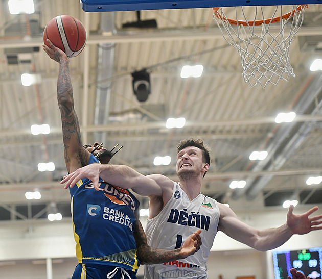 Hraju tvrdě, ale zákeřný nejsem. Macháč o „psycho“ Děčínu a černé práci a la Rodman