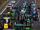 Belgit zemdlci blokuj svmi traktory bruselsk okruh. (29. ledna 2024)