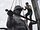 Ve Lvovské oblasti na Ukrajin odstranili vechny památníky z dob Sovtského...
