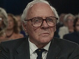 Anthony Hopkins jako Nicholas Winton ve filmu Jeden ivot