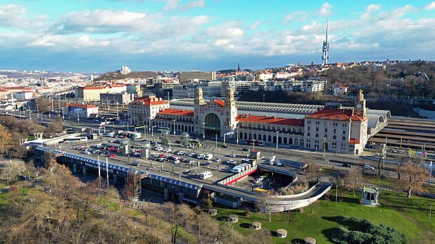 Z nat��en� 131. d�lu magaz�nu POZOR VLAK, Fantova budova