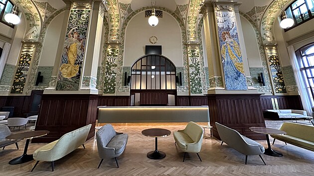 Z nat��en� 131. d�lu magaz�nu POZOR VLAK, Fantova budova