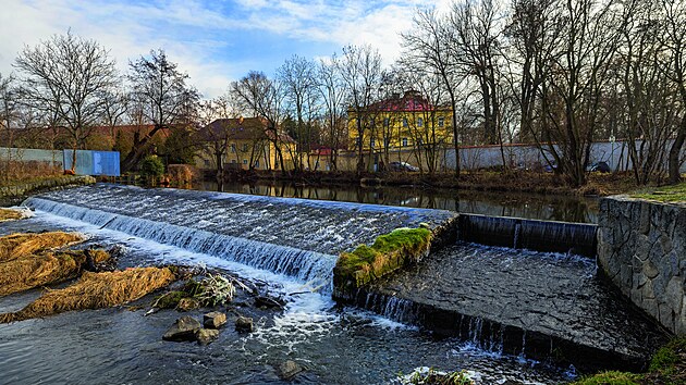 Z�b�hlick� jez. Byl vybudov�n, aby vzdouval vodu pro n�hon na Hamersk� rybn�k. V roce 2004 pro�el celkovou rekonstrukc�.