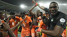 Fotbalisté Pobeí slonoviny slaví postup do tvrtfinále Afrického poháru.