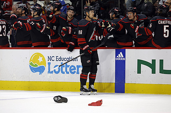 Martin Ne�as z Caroliny nasázel v utkání proti Coloradu hattrick.