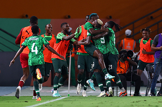Gólová oslava fotbalist Nigérie.