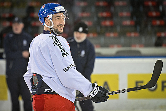 Útoník Jan Ková na srazu reprezentace ped védskými hokejovými hrami.