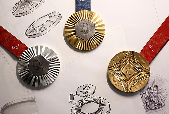 Olympijské medaile pro Pa�í�, kdy� je�t� zá�ily novotou