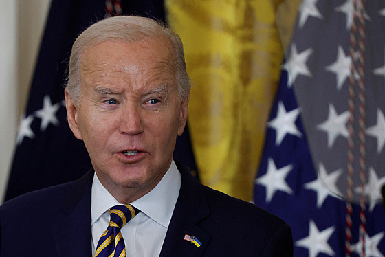 Americký prezident Joe Biden pronáí projev v Bílém dom. (6. února 2024)