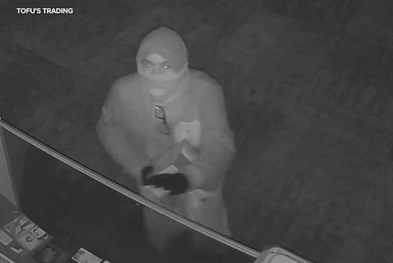 Záb�ry z loupe�e v obchod� Tofu�s Trading