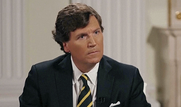 Carlson se rozhovorem s Putinem „vyznamenal“. Moralizovat Američany ale není vhodné