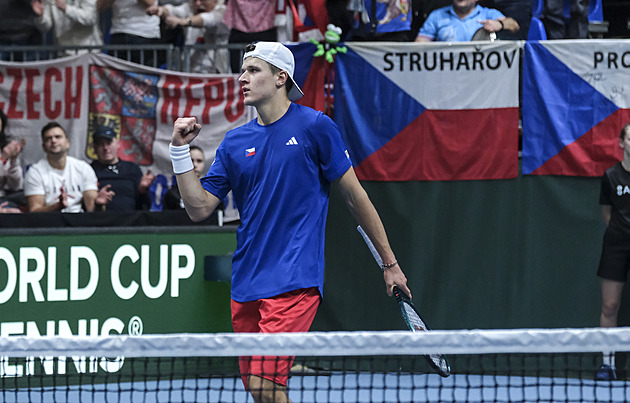 ONLINE: Češi v kvalifikaci Davis Cupu díky Menšíkovi vedou, hraje Lehečka
