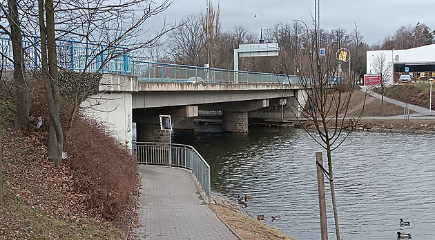 Most u Billy pjde úpln k zemi. Nahradí ho nový, který unese i nadmrné...