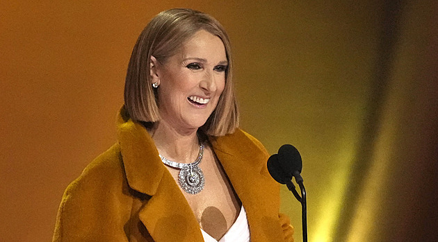 Céline Dion překvapila na cenách Grammy, na pódium ji doprovodil syn
