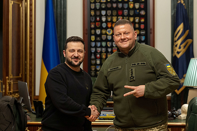 Zelenskyj ohlásil změny v čele armády, stále chce mít Zalužného ve svém týmu