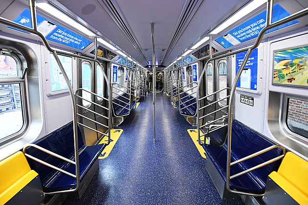 New York modernizuje metro, nově se cestující mohou svézt v průchozích vozech