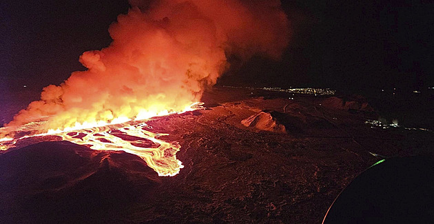OBRAZEM: Islandské inferno. Láva prýští z tříkilometrové pukliny