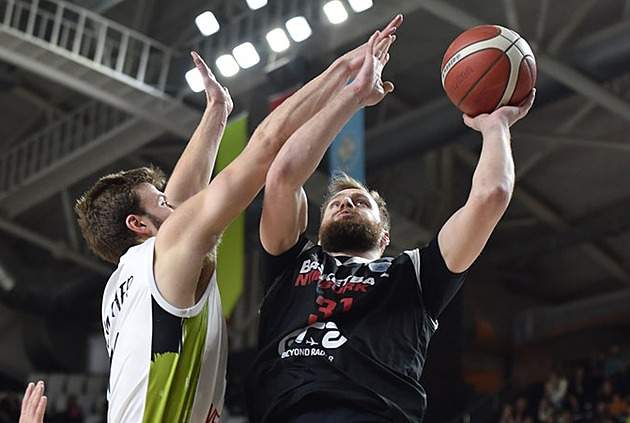 Nymburk zvítězil v Manise a slaví postup do čtvrtfinále FIBA Europe Cupu